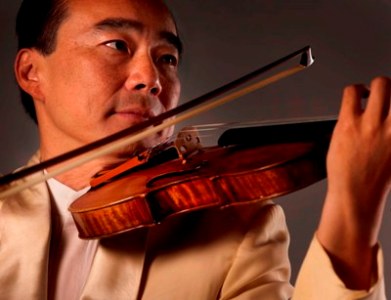 Photo of Cho-Liang Lin, violin. Photo by Paul Body