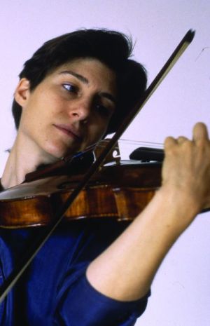 Photo of Kim Kashkashian, viola