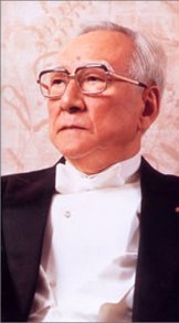 Photo of Takashi Asahina, conductor