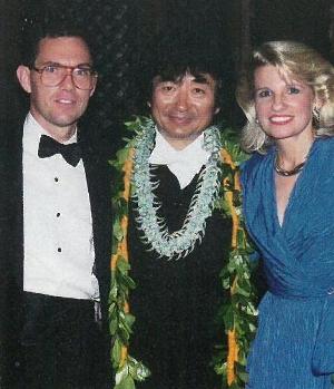 Photo of Howard Grant and Laura Maziarz of the Honolulu Symphony with Maestro Seiji Ozawa